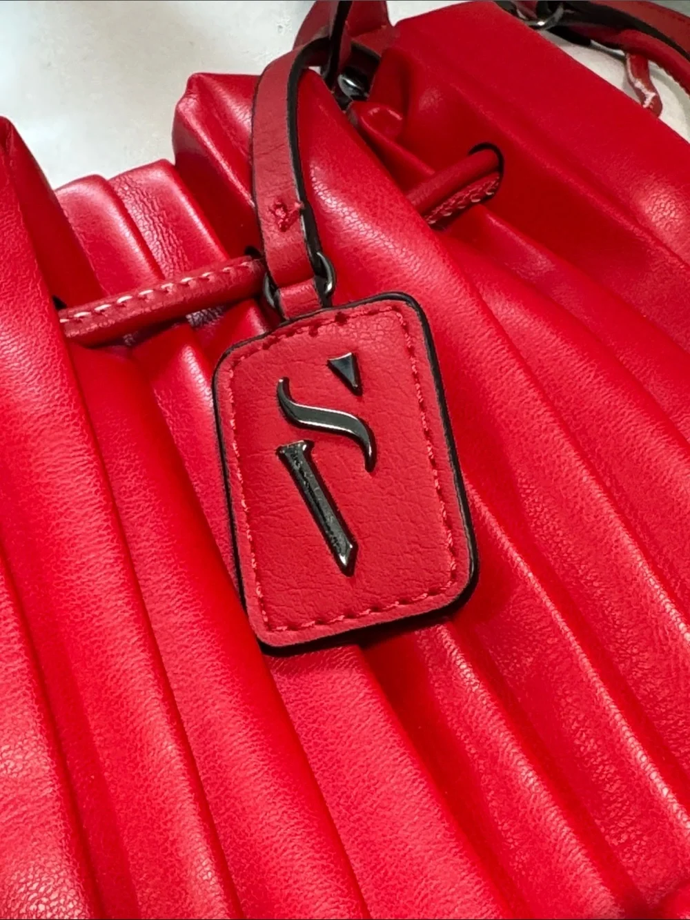 Simply Vera Vera Wang Jaleesa Red Pleated Bucket Crossbody Bag New